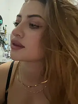 Snapshot of cristal-evanns chatting on May 2026 06:09:01 PM cristal-evanns online show from May 2026 06:09:01 PM