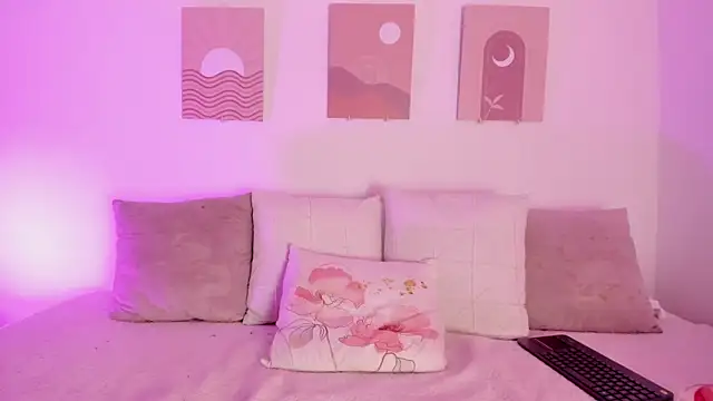 Mia Heartt online show from January 2025 07:08:01 PM