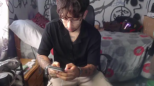 Snapshot of Dereck_Dickson chatting on December 2025 05:10:02 PM Dereck Dickson online show from December 2025 05:10:02 PM