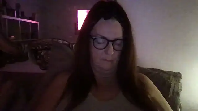 Snapshot of Tillieuk chatting on February 2026 11:30:01 PM Tillieuk online show from February 2026 11:30:01 PM