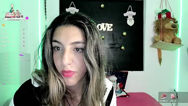 Snapshot of queen-natty chatting on December 2024 08:34:02 AM queen-natty online show from December 2024 08:34:02 AM