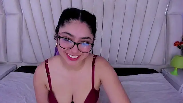 Snapshot of Lucy_Anall_ chatting on December 2024 12:30:01 AM Lucy Anall online show from December 2024 12:30:01 AM