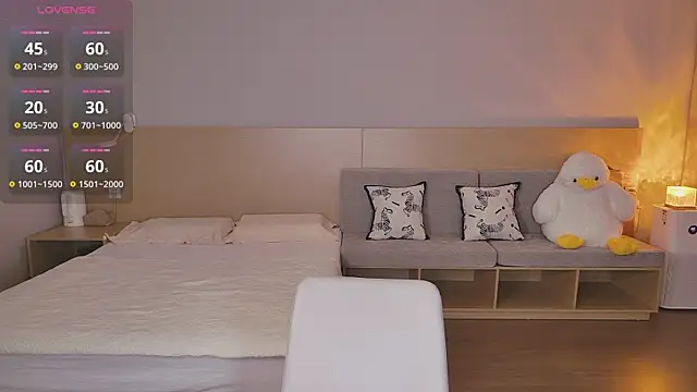 Lucky-baby online show from October 2025 01:29:02 PM