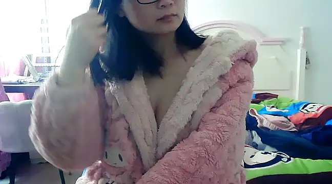 Snapshot of CN-Xiaoxi chatting on March 2025 07:08:02 AM CN-Xiaoxi online show from March 2025 07:08:02 AM