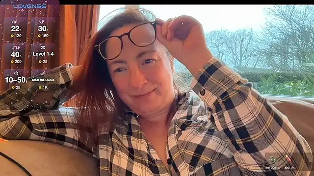 LouiseTswing online show from December 2024 03:43:01 PM