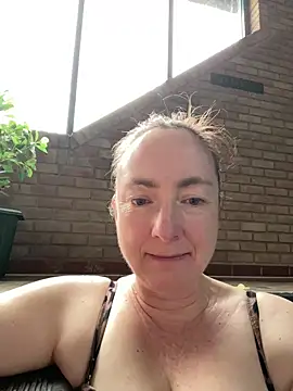 LouiseTswing online show from December 2024 01:55:02 PM