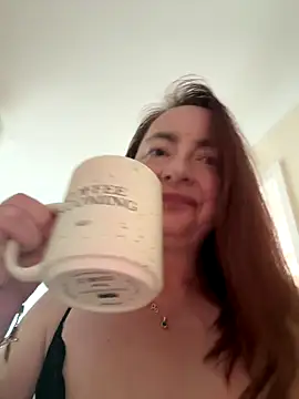 LouiseTswing online show from October 2025 11:18:02 AM