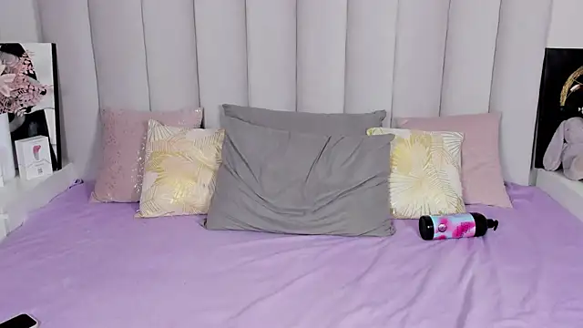 MiaKarlos online show from April 2026 01:36:01 AM