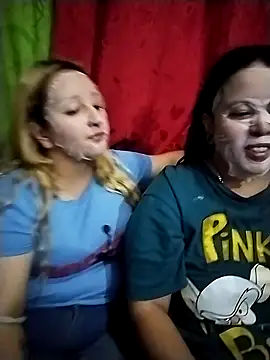 Snapshot of katieeandsharonn chatting on March 2025 06:47:02 AM katieeandsharonn online show from March 2025 06:47:02 AM