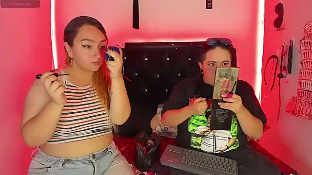 Snapshot of katieeandsharonn chatting on March 2026 12:34:01 PM katieeandsharonn online show from March 2026 12:34:01 PM