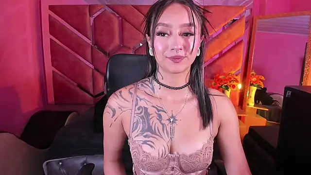 Miaa Thopmson online show from March 2026 07:52:01 PM