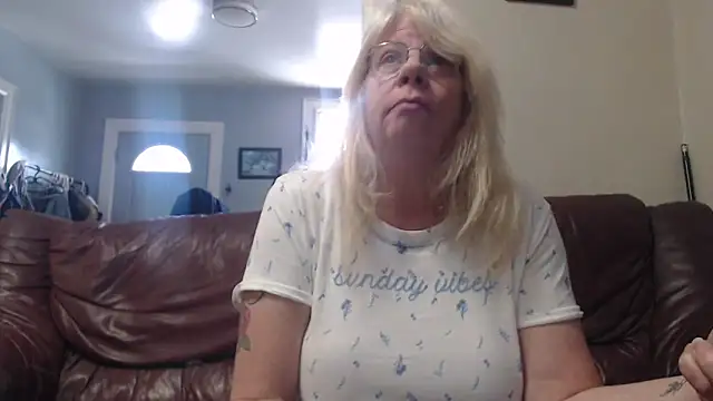 Snapshot of canadiancougar1965 chatting on March 2025 02:21:01 PM canadiancougar1965 online show from March 2025 02:21:01 PM