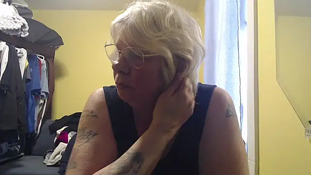 canadiancougar1965 online show from March 2026 04:34:01 PM