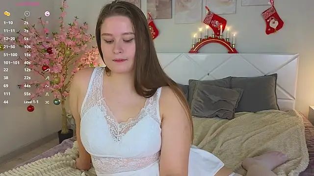 sophie  lee online show from December 2024 02:07:01 PM