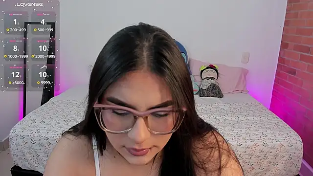 charlotte blass online show from December 2024 01:24:01 PM