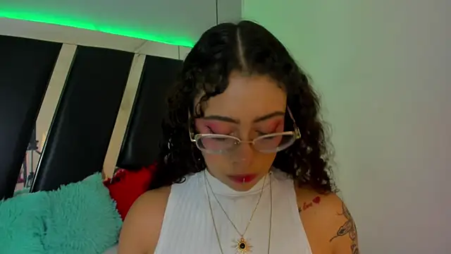 antonelllepiercee online show from February 2025 11:38:02 AM