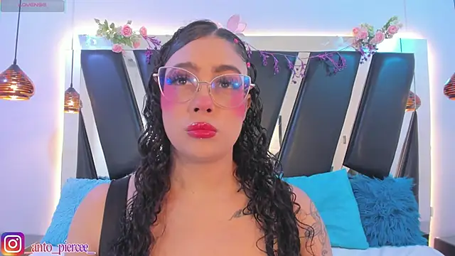 antonelllepiercee online show from May 2026 11:29:02 AM