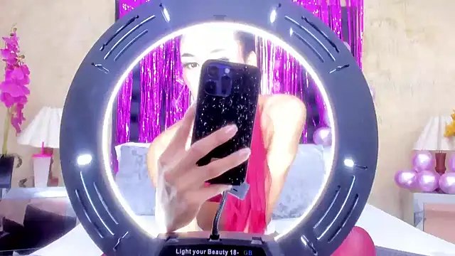 Snapshot of NahomiWhitel chatting on January 2026 06:54:02 PM NahomiWhitel online show from January 2026 06:54:02 PM