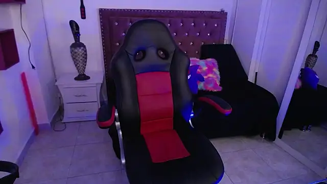 amelierouss online show from February 2025 03:57:02 PM