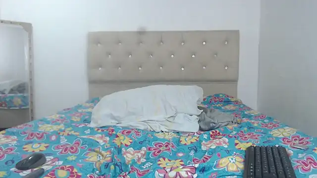 Snapshot of CorinaSmith28 chatting on December 2024 01:36:02 AM CorinaSmith28 online show from December 2024 01:36:02 AM