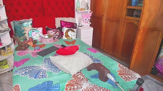 Snapshot of larafoxter chatting on March 2025 11:16:01 PM larafoxter online show from March 2025 11:16:01 PM