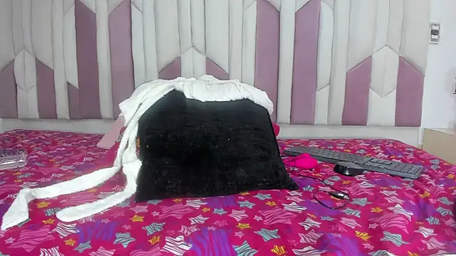 mia stanfort online show from March 2025 10:15:01 PM