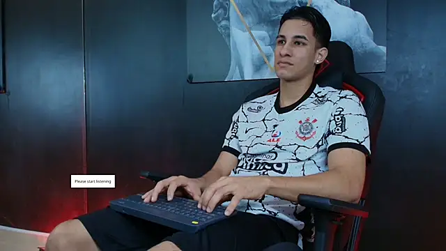 Snapshot of JakeMoxley chatting on September 2025 12:07:01 PM JakeMoxley online show from September 2025 12:07:01 PM