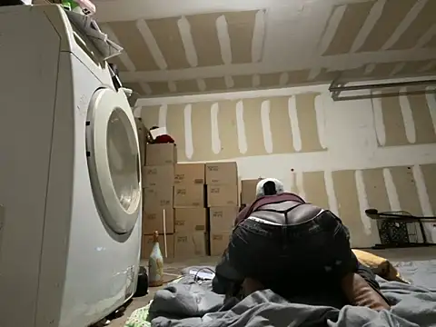 Snapshot of Backshort11 chatting on December 2024 01:10:01 AM Backshort11 online show from December 2024 01:10:01 AM