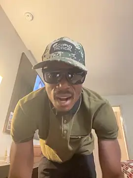 Snapshot of Backshort11 chatting on September 2025 05:18:02 AM Backshort11 online show from September 2025 05:18:02 AM