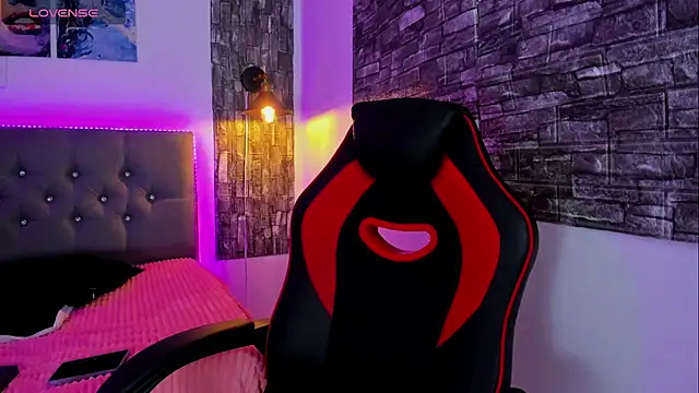 tatiana sc online show from February 2025 04:00:02 PM