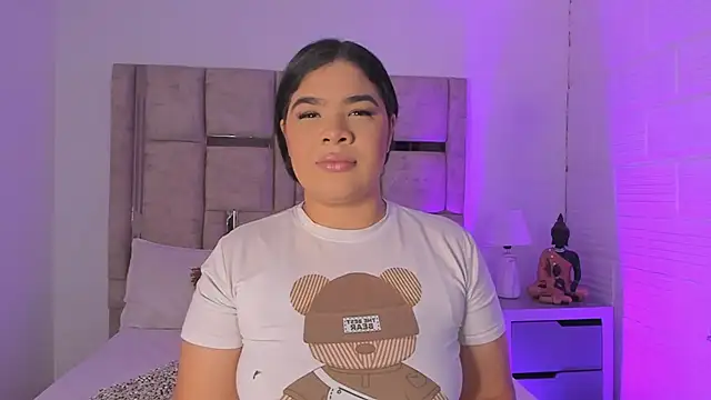 EmmaBecket2 online show from October 2025 12:39:01 PM