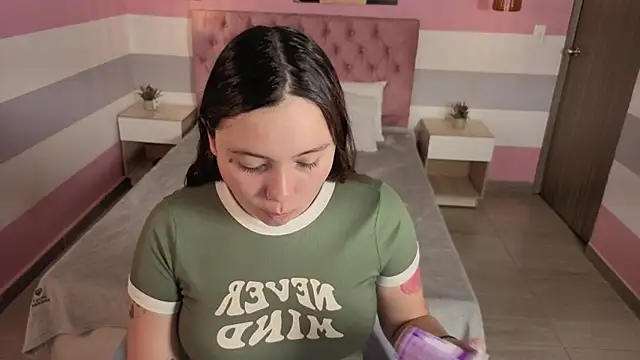 Snapshot of Carol_Pinter chatting on February 2026 03:17:02 PM Carol Pinter online show from February 2026 03:17:02 PM