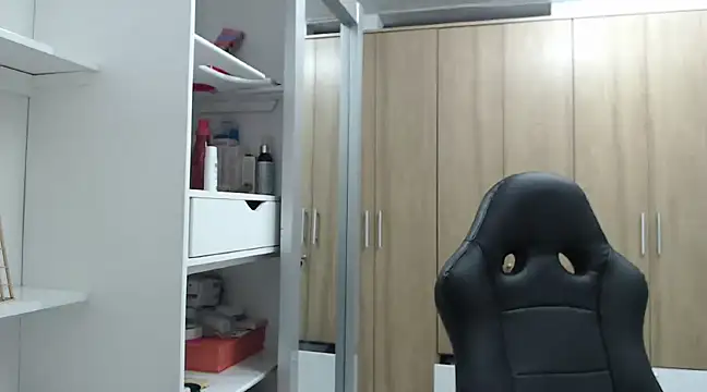 RoxanaLove9 online show from January 2025 04:20:01 AM