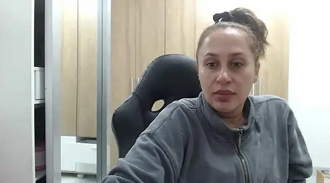 RoxanaLove9 online show from February 2025 03:43:01 AM