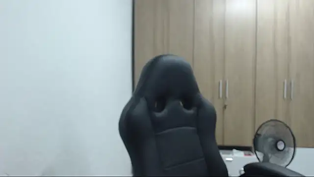 RoxanaLove9 online show from September 2025 11:52:01 PM