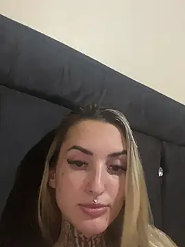 Snapshot of hotskinny1 chatting on February 2025 12:10:02 AM hotskinny1 online show from February 2025 12:10:02 AM