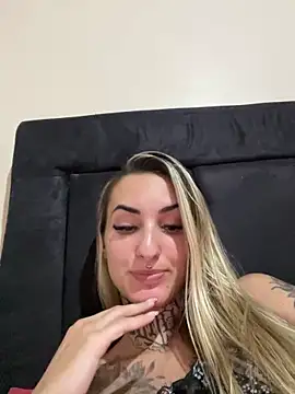 Snapshot of hotskinny1 chatting on February 2025 02:31:01 AM hotskinny1 online show from February 2025 02:31:01 AM