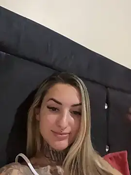 Snapshot of hotskinny1 chatting on March 2025 01:51:01 PM hotskinny1 online show from March 2025 01:51:01 PM