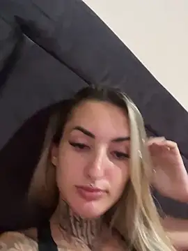 Snapshot of hotskinny1 chatting on March 2025 04:57:02 PM hotskinny1 online show from March 2025 04:57:02 PM