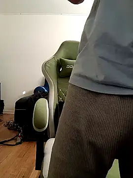 Snapshot of tryinitoutagain chatting on January 2025 07:25:01 PM tryinitoutagain online show from January 2025 07:25:01 PM