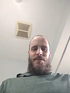 Snapshot of tryinitoutagain chatting on April 2026 05:40:01 PM tryinitoutagain online show from April 2026 05:40:01 PM