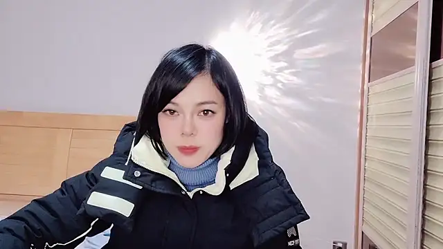 Linda-LL online show from January 2025 12:45:02 PM