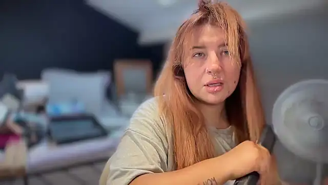 Curvy Rosie99 online show from April 2026 08:01:01 AM