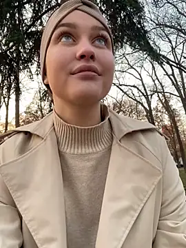 KikiWatson online show from December 2024 01:24:01 PM