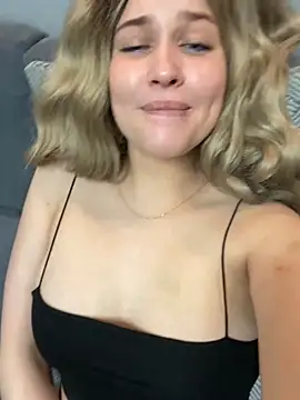 KikiWatson online show from December 2024 11:18:01 AM