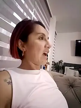 Snapshot of your_red_rose_ chatting on December 2024 10:52:02 PM your red rose online show from December 2024 10:52:02 PM