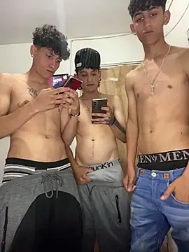 LatinBoysxxx online show from January 2025 12:25:01 AM