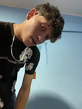 LatinBoysxxx online show from May 2026 08:47:01 PM