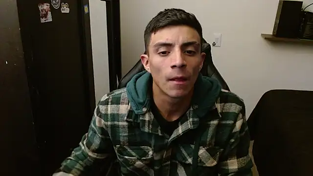 Snapshot of kv___xxx_ chatting on March 2026 10:38:01 PM kv xxx online show from March 2026 10:38:01 PM