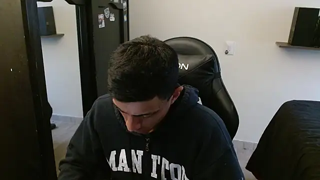 Snapshot of kv___xxx_ chatting on March 2026 08:34:02 PM kv xxx online show from March 2026 08:34:02 PM